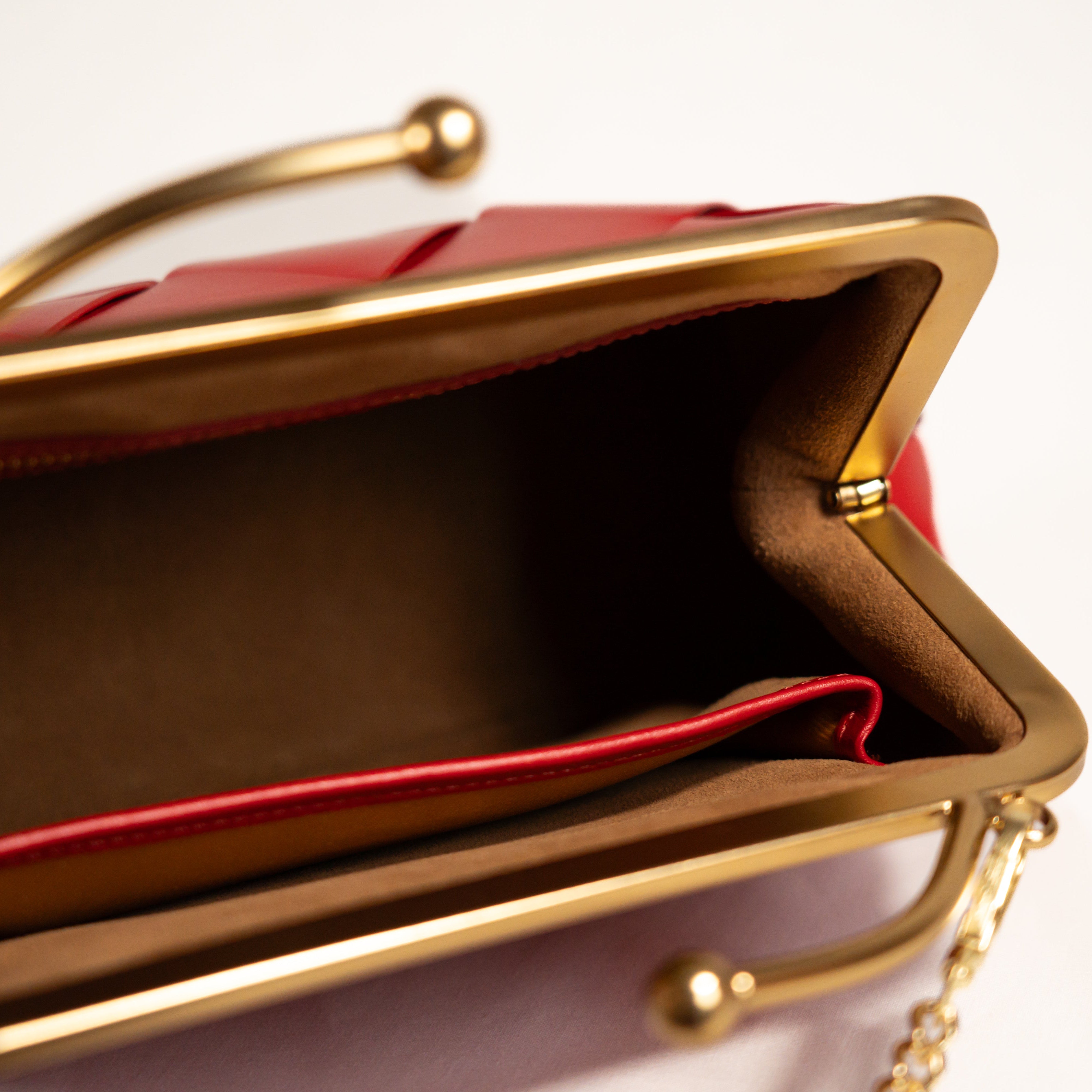 Fashionable and Stylish The Berries Handbag - Perfect for Any Occasion