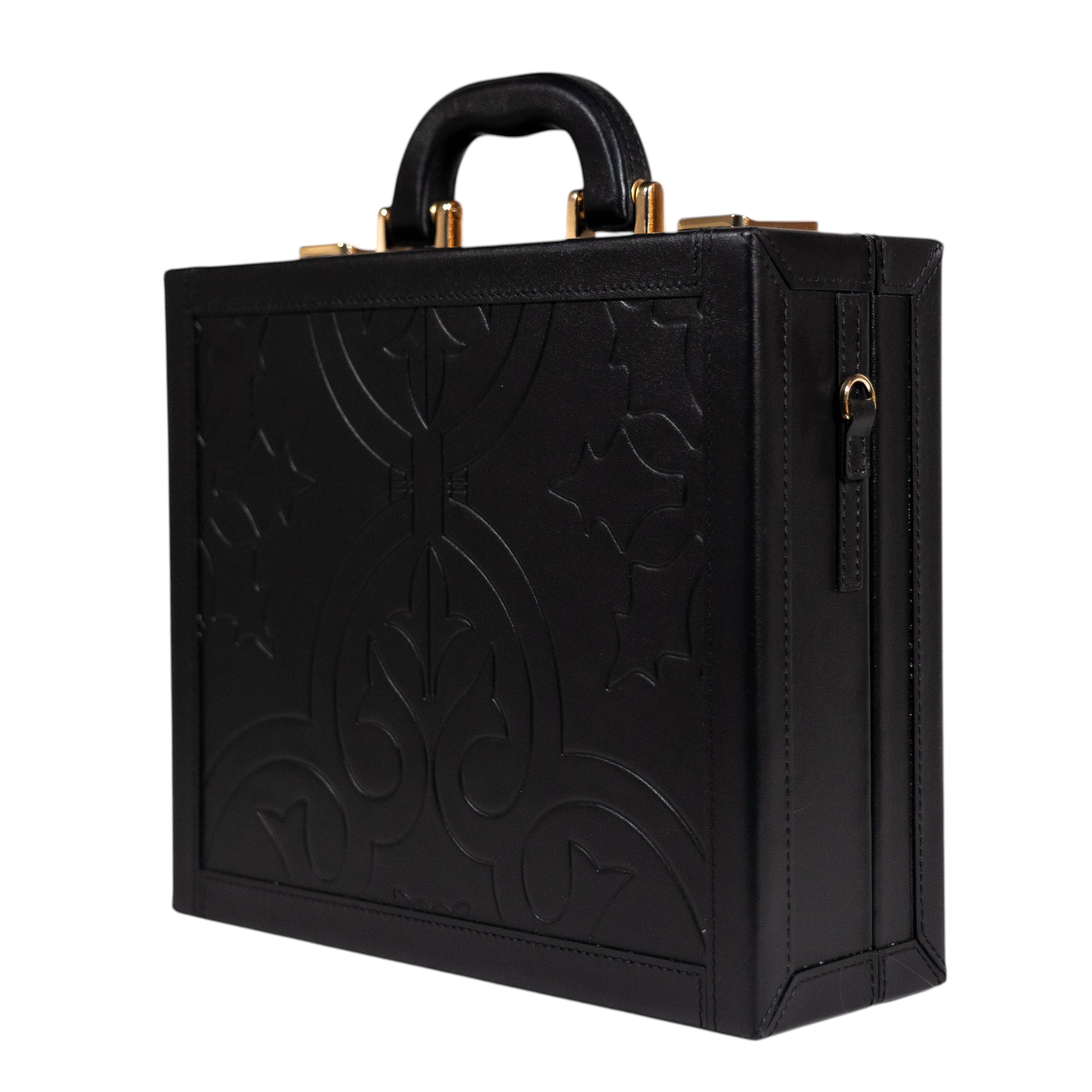 The Kleo Black Engraved