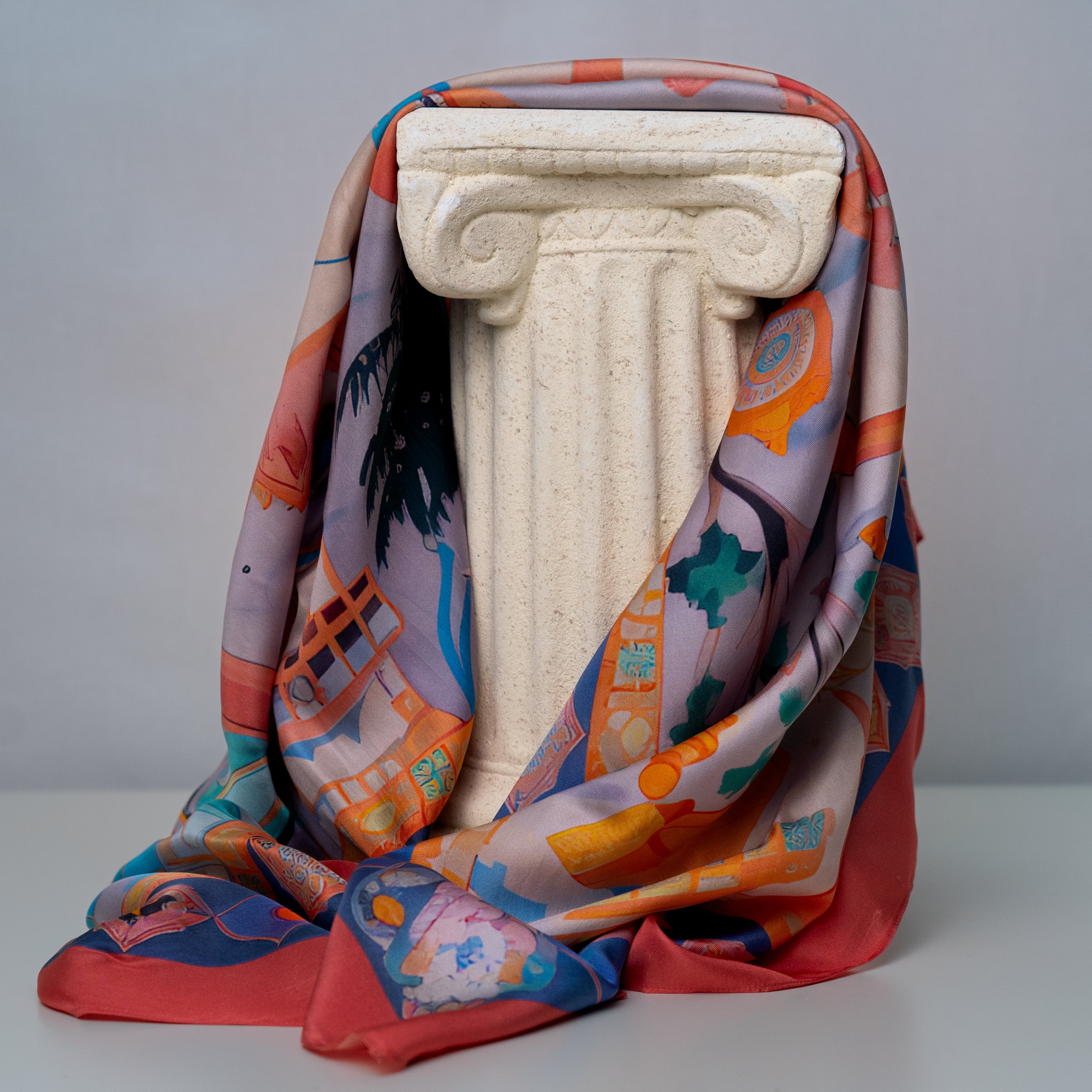 Fashionable and Artistic Handbag with Bold Design