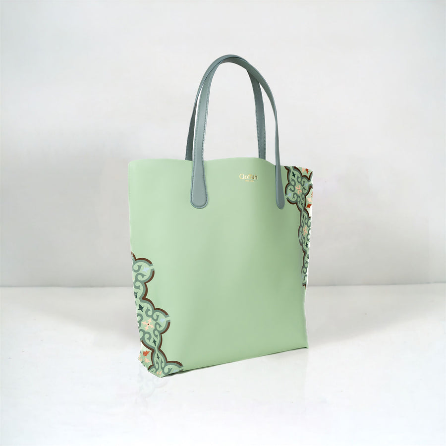 Fashionable and Stylish Ilsa Handbag for Women