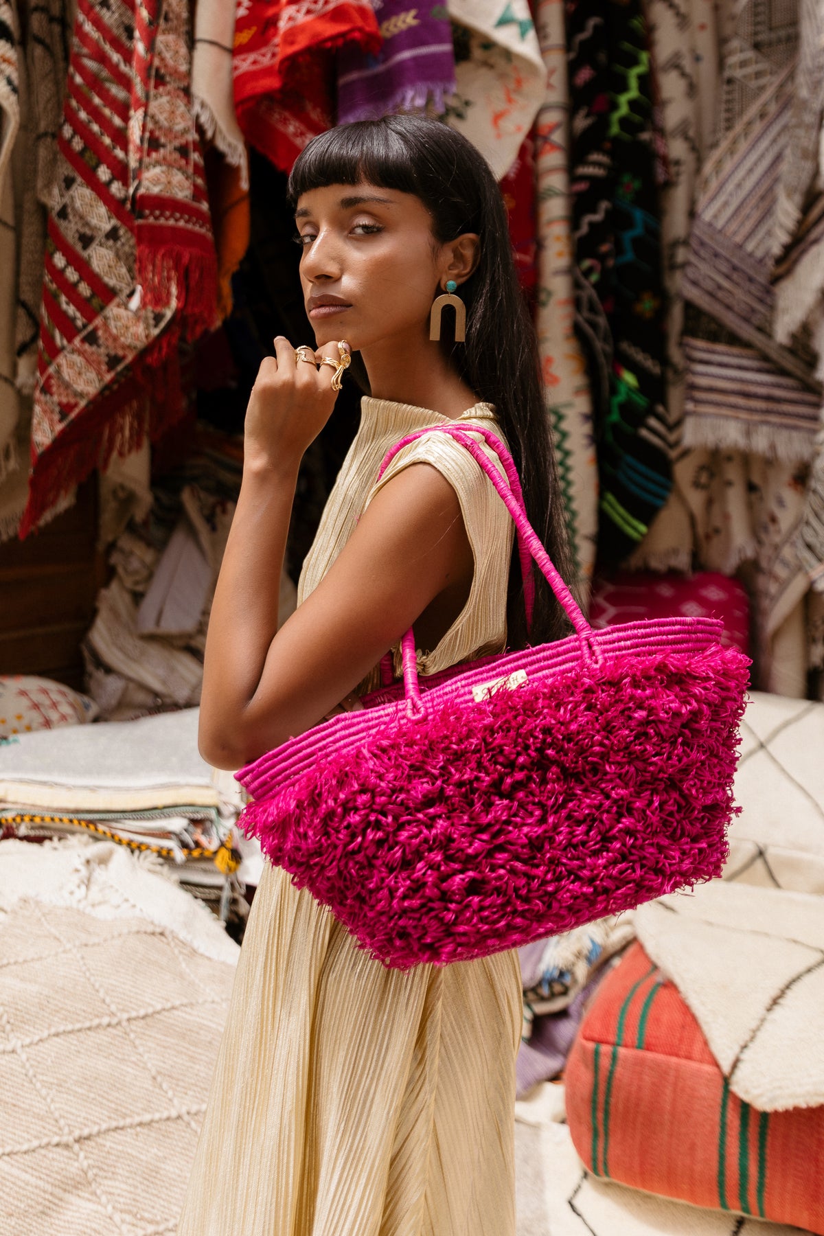 qoffah-the-bahja-pink-lifestyle-carry
